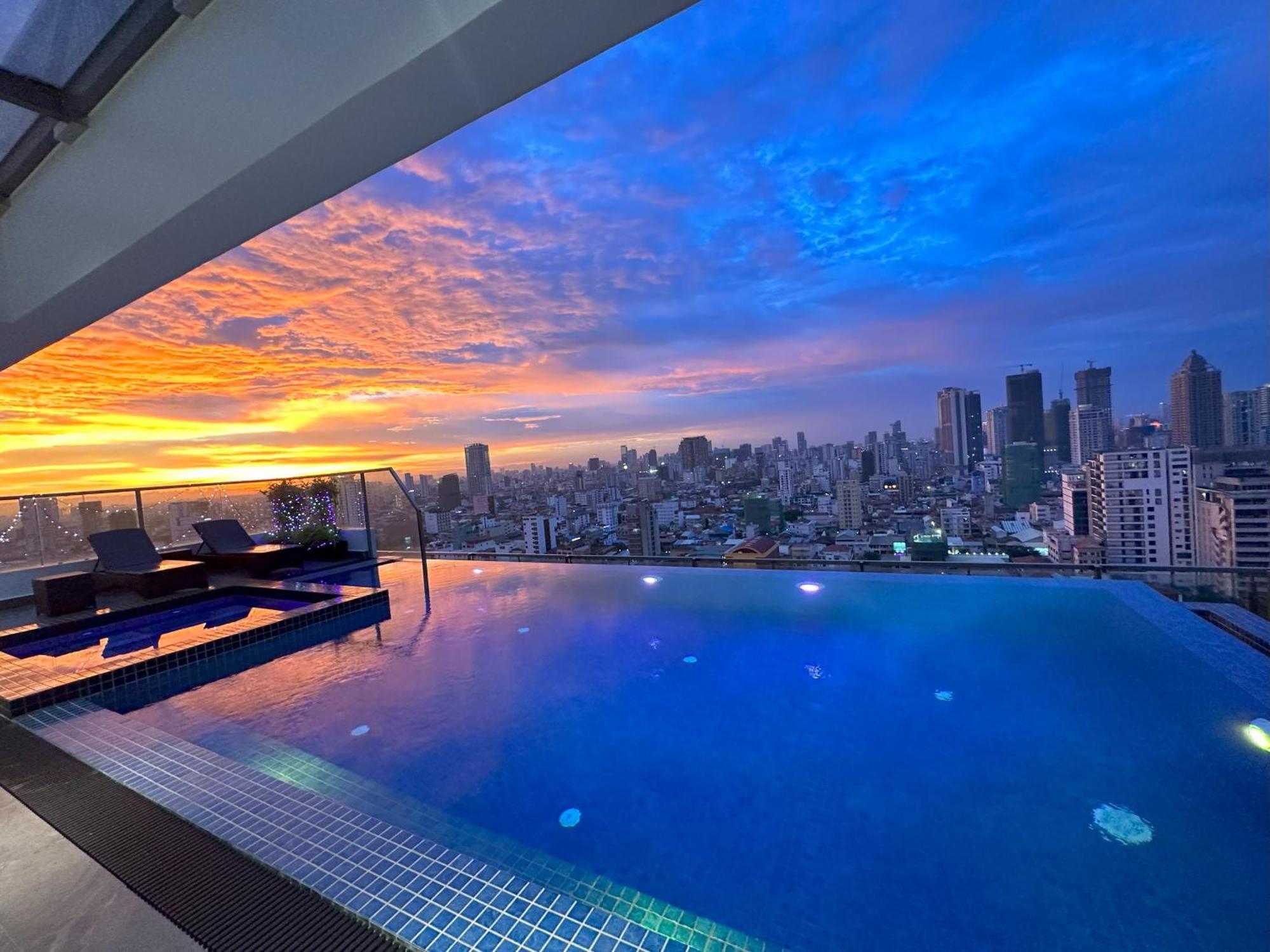 Parc21 Luxury Boutique Hotel Phnom Penh Exterior foto