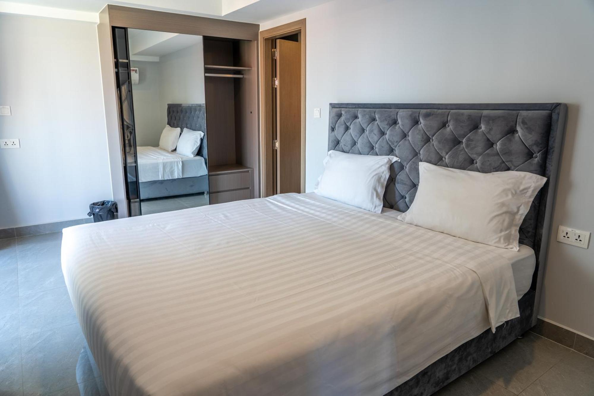Parc21 Luxury Boutique Hotel Phnom Penh Exterior foto