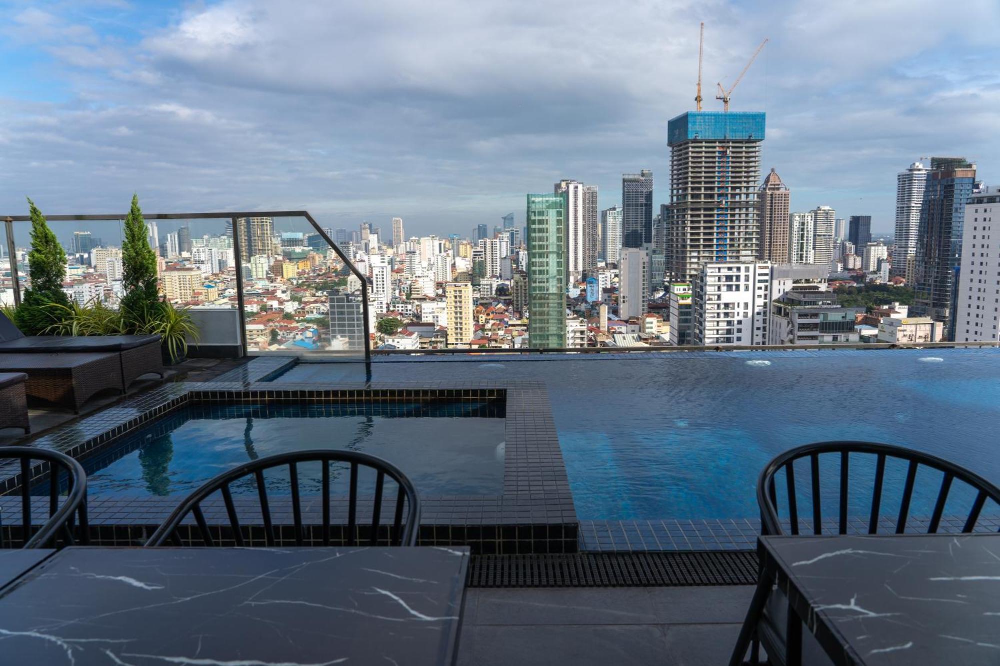Parc21 Luxury Boutique Hotel Phnom Penh Exterior foto
