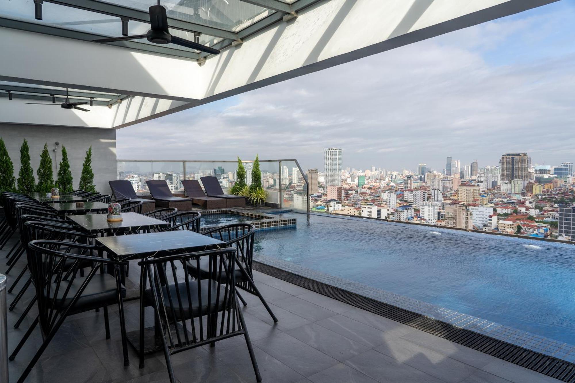 Parc21 Luxury Boutique Hotel Phnom Penh Exterior foto
