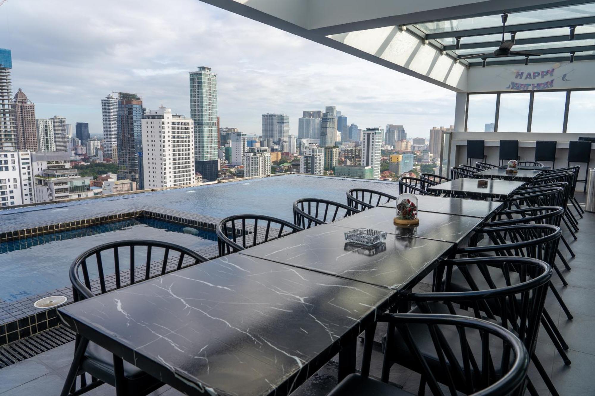 Parc21 Luxury Boutique Hotel Phnom Penh Exterior foto